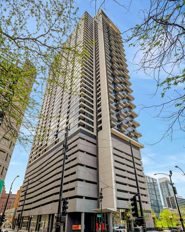 Building Photo - 235 W Van Buren St Unit 4501