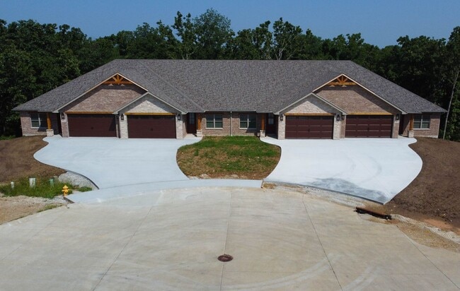 Photo - New Construction 4bd/3ba Townhouse