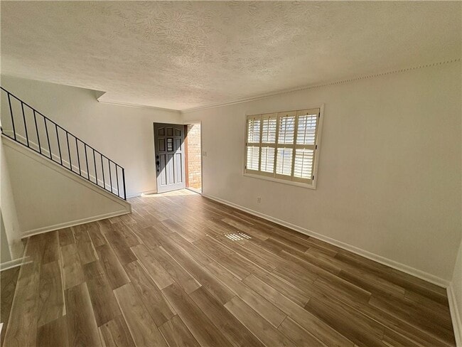 Photo - 2960 N Dekalb Dr