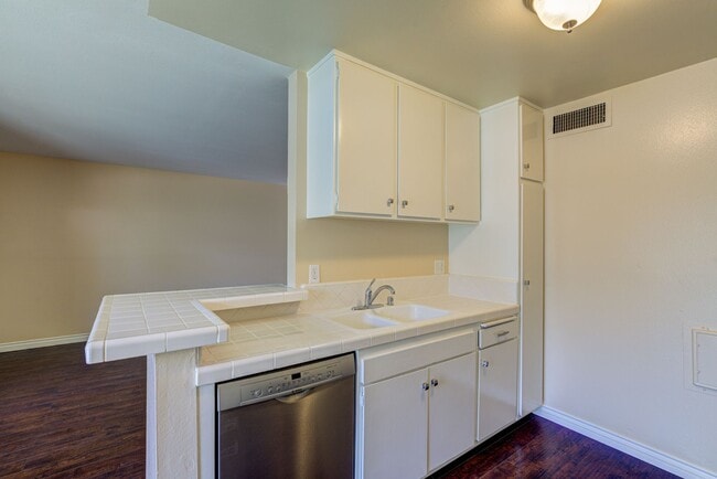 Photo - 4558 Willis Ave Unit 105