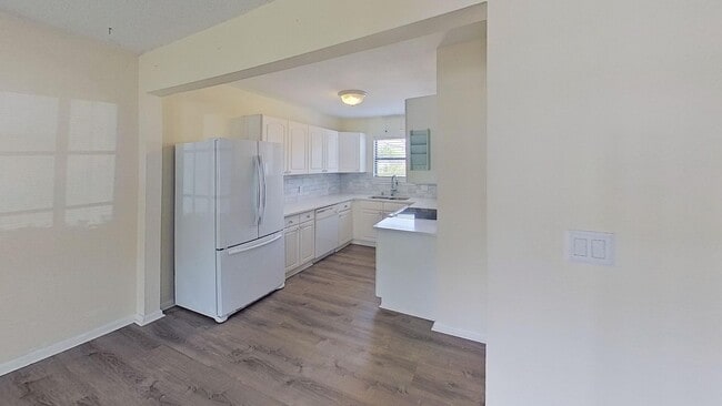 Photo - 181 Maple St Unit B