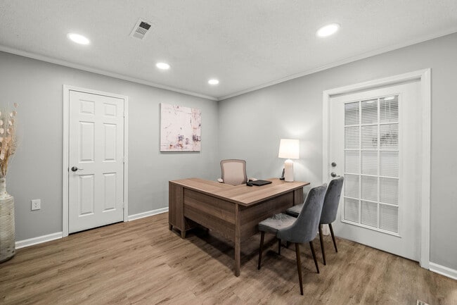 Leasing Office