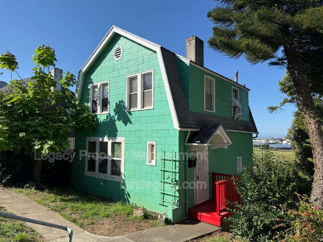 Building Photo - 69 B St