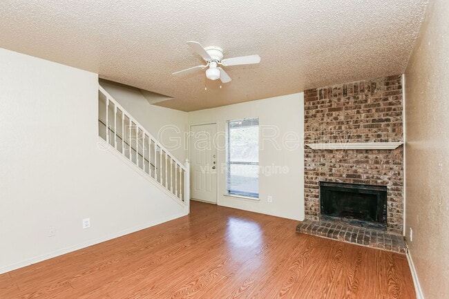 Photo - 5919 Shadydell Dr