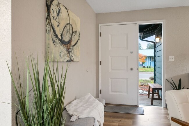 Photo - Beautifully updated 3 bedroom, 1 bath house in Eugene!