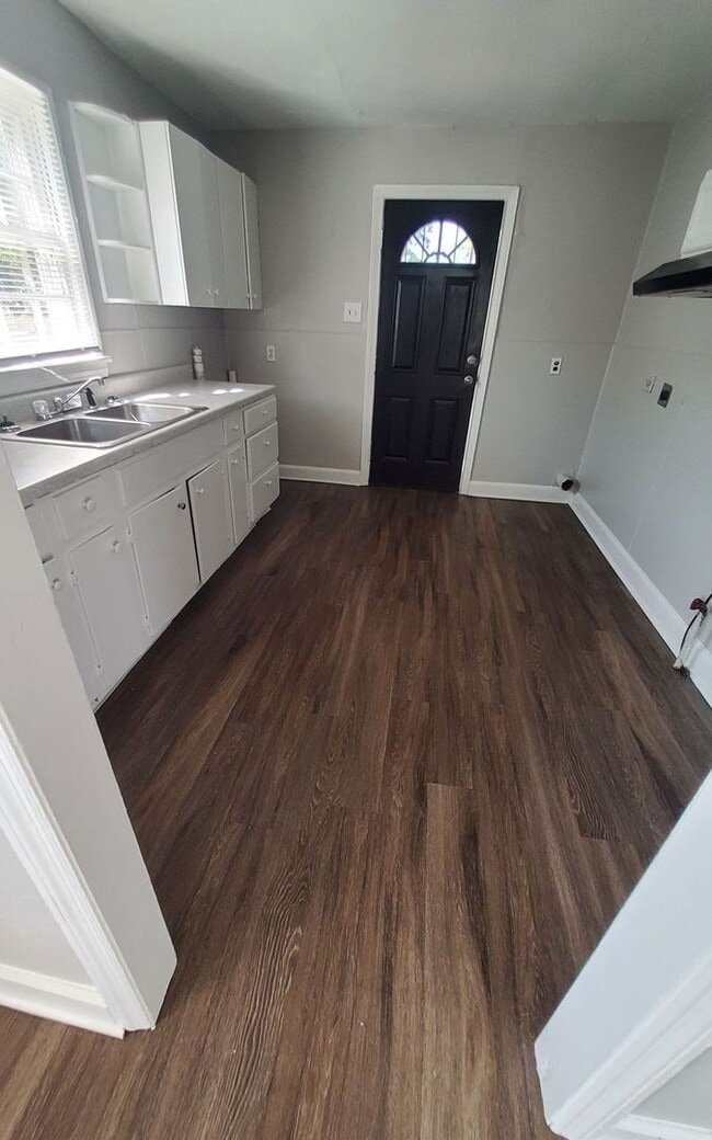 Photo - 1155 S Greer St