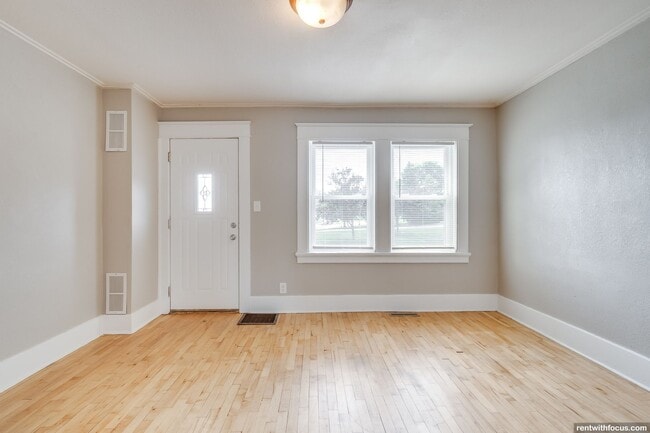 Photo - 1202-1318 Summit Ave.