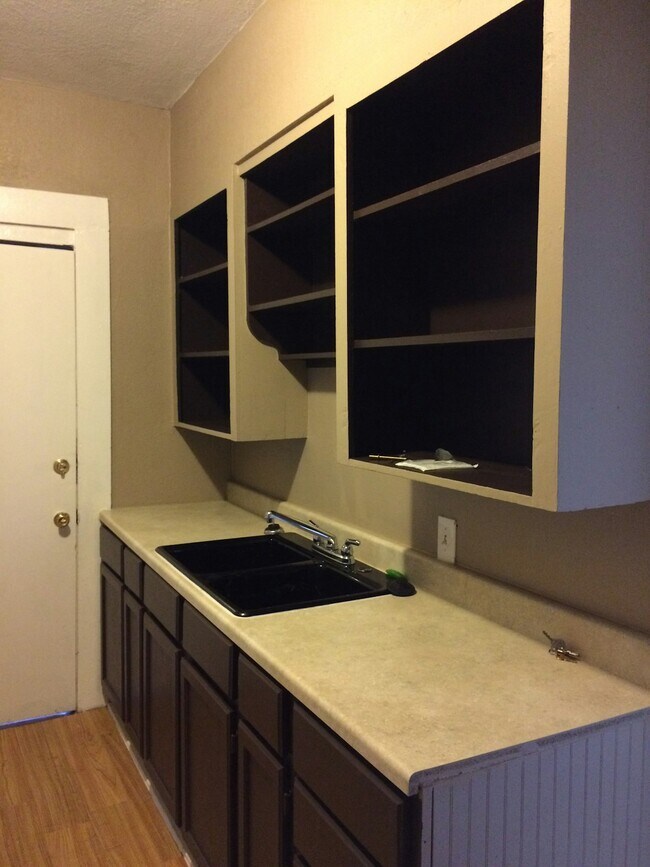 Building Photo - 203 Gorman Unit C