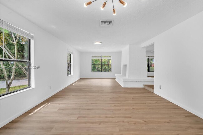 5096 SW 28th Terrace