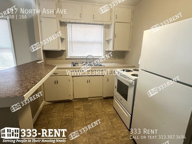 Photo - 117 N Ash Ave