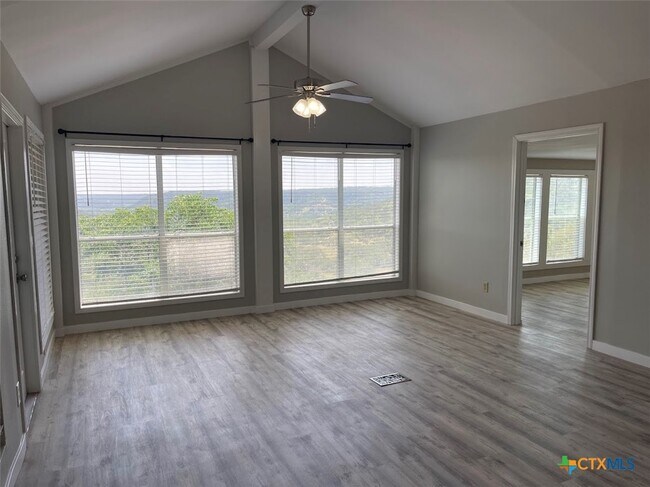 Photo - 744 Hill Top Dr