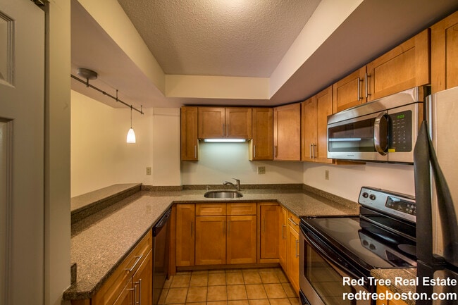 345 Franklin St Unit 403