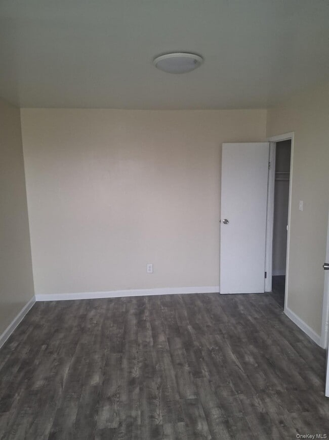Photo - 2015 Southern Blvd Unit 8E