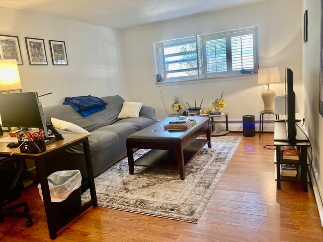 Photo - 15 Commonwealth Ct Unit 3