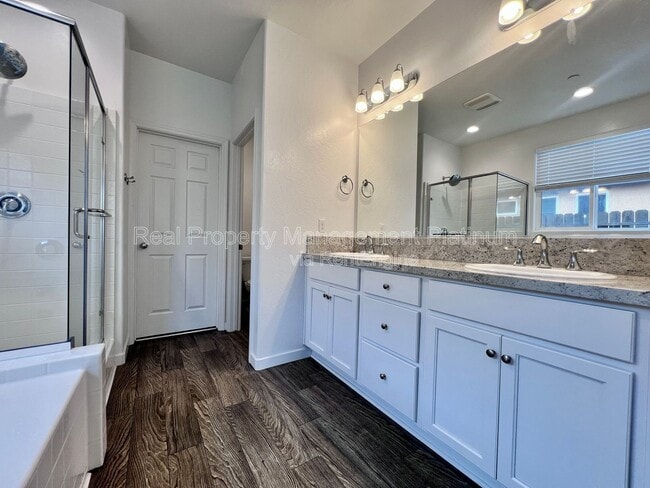 Photo - 6692 E Cambridge Ave