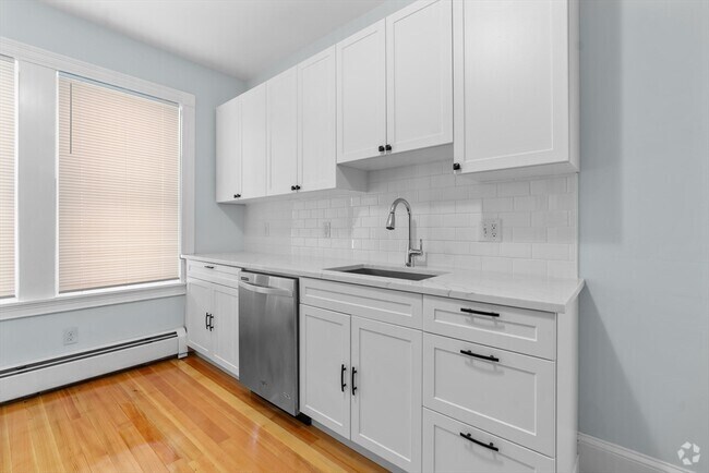 Building Photo - 15 Romsey St Unit 1 Rental