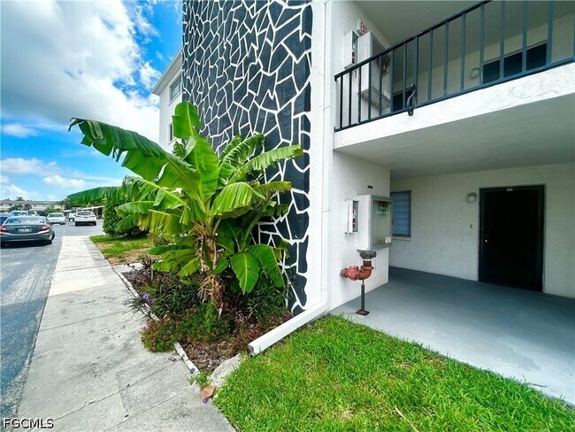 Photo - 4906 Victoria Dr Unit 103