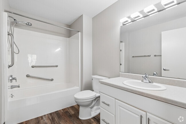 1 habitación, 1 baño - 773 pies cuadrados - Baño