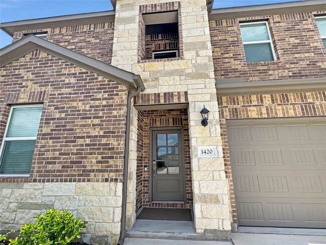 Photo - 1420 Carvin Wy