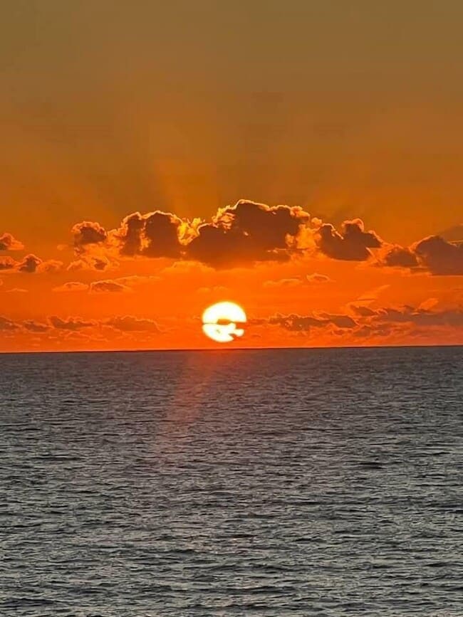 Building Photo - 1161 Hillsboro Mile Unit 506