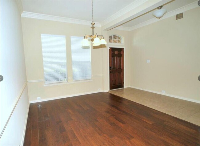 Photo - 2823 Chinaberry Park Ln