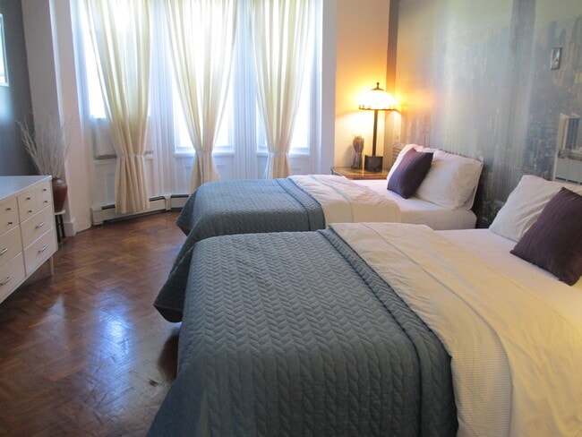 Building Photo - 855 Pavonia Ave Unit 2