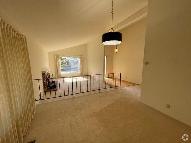Building Photo - 108 CSM Dr Rental