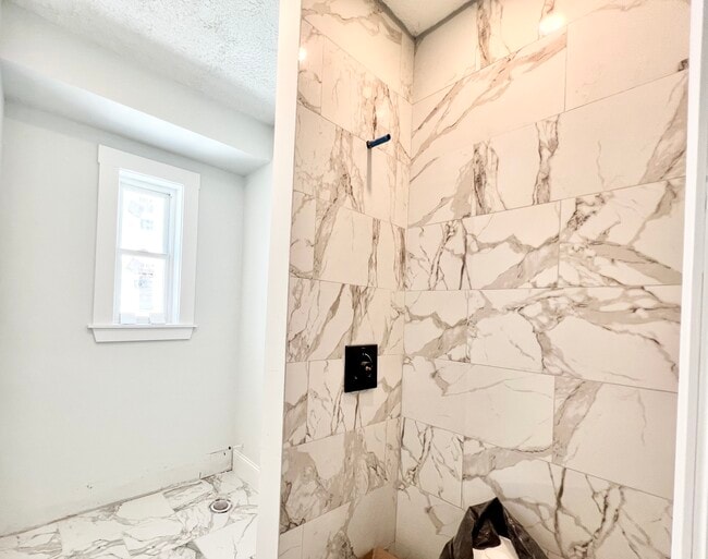 Building Photo - 79 Sydney St Unit 3