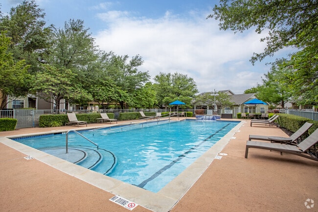 Piscina - Mariposa River Bend 55+ Apartment Homes