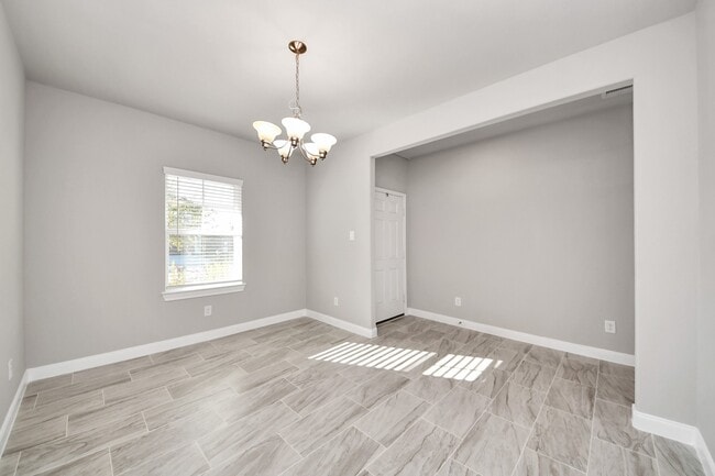 Photo - 4414 Silvergrass Ln