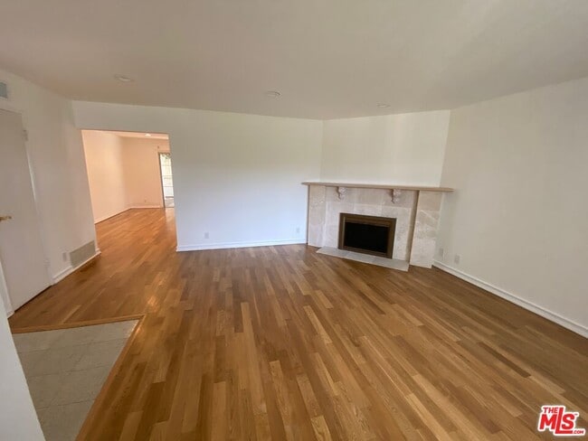 Building Photo - 6721 Melba Ave