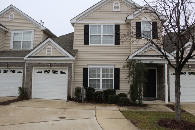 Building Photo - Beautiful 2 bed/2.5 bath condo in Witchduc...