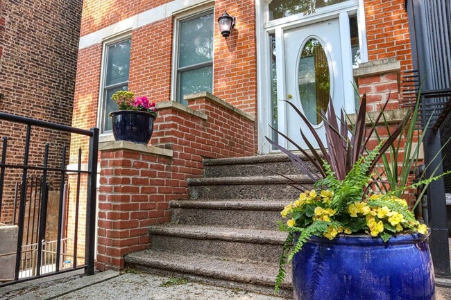 Photo - 828 S Loomis St Unit 3