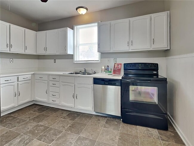 Photo - 52 22nd Ave NE