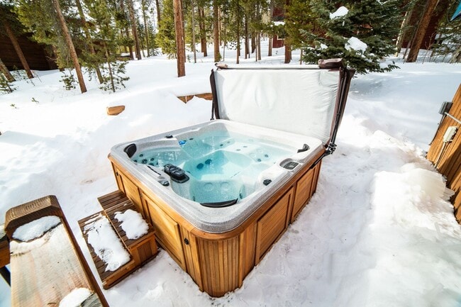 Photo - Cabin on Peak 7! 2bed plus loft!  Hot tub!