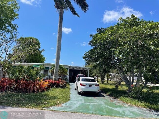 Building Photo - 5600 Lagoon Dr Rental