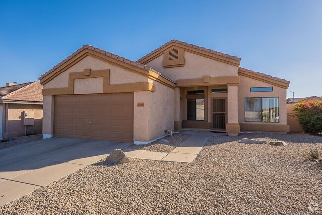 Building Photo - Phoenix Gem: 4 Bedrooms, Pool, and Prime L... Rental