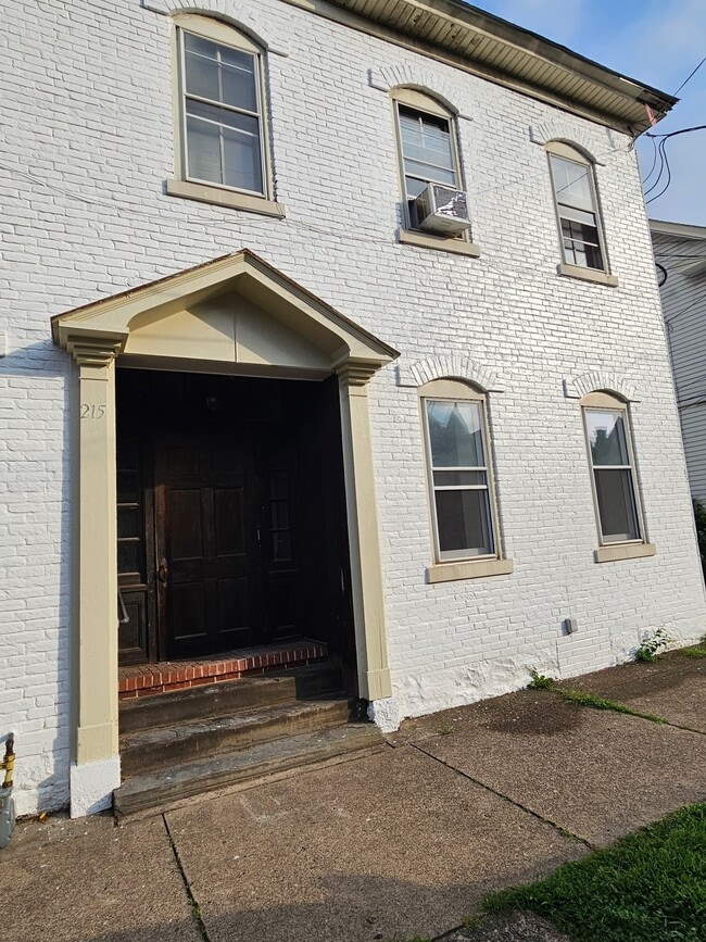 215 E Front St Unit D