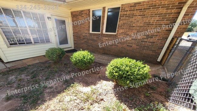 Photo - 2500 Neal Metcalf Rd