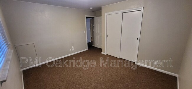 Photo - 205 Scott Ave Unit Apt A