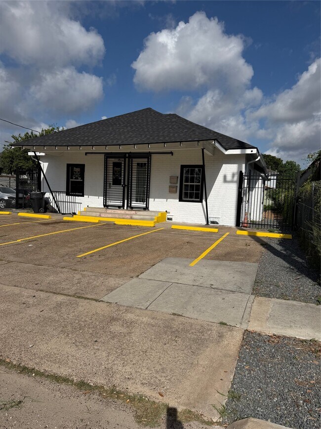 304 Lockwood Dr