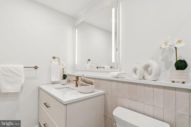 Photo - 30 W Allens Ln Unit 216