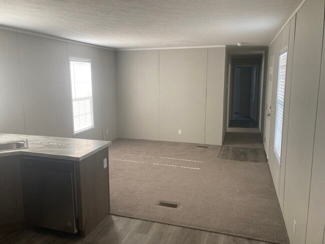 Photo - 160 Forrest Ave