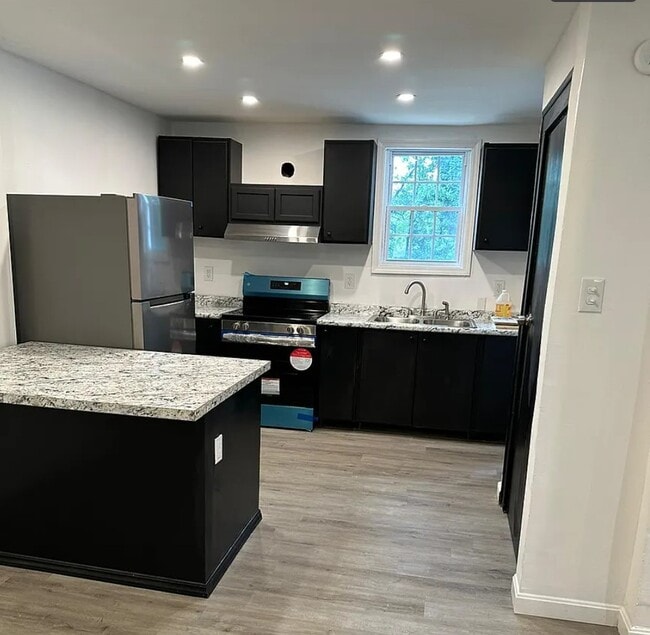 Building Photo - 1212 Sherman St Rental