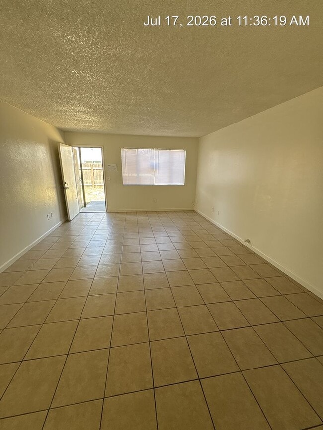 Photo - 81 E Hazelwood Dr Unidad C
