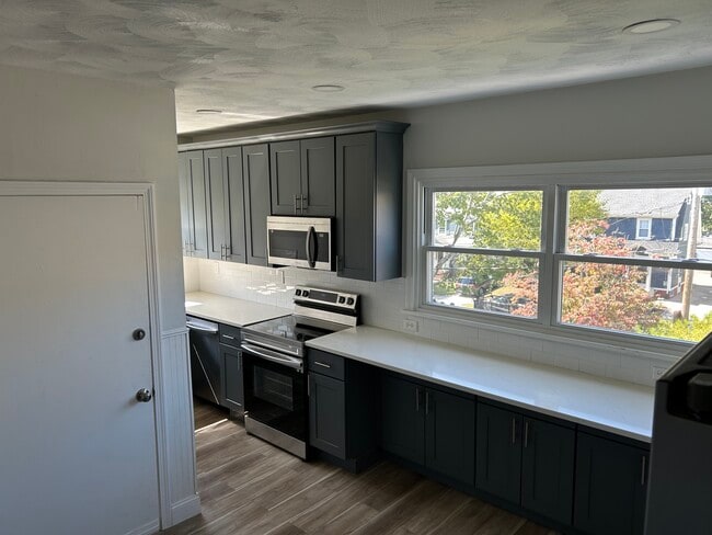 Building Photo - 320/322 Eaton St Unit 2