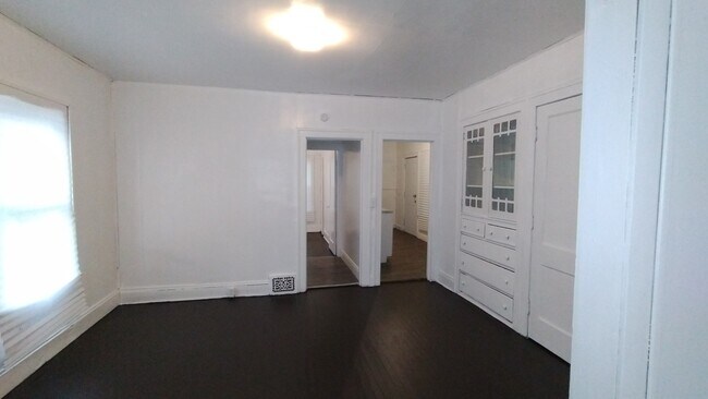 Photo - 10125 Born Ave Unidad 4