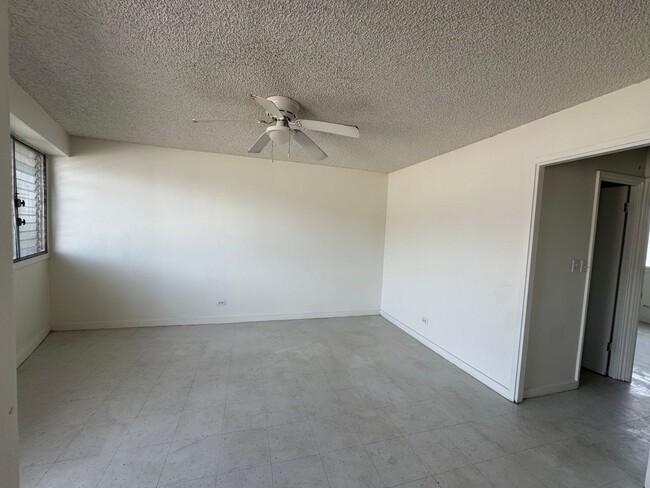 Photo - 1003 Kapahulu Ave Unit 303