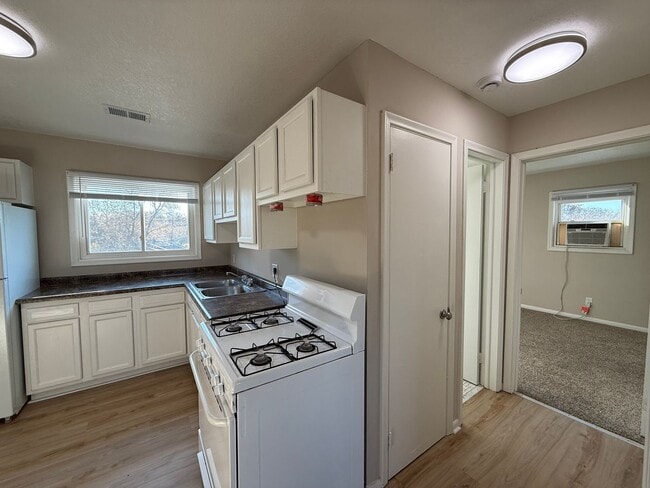 Photo - 2606 E Hennepin Ave Unit 5