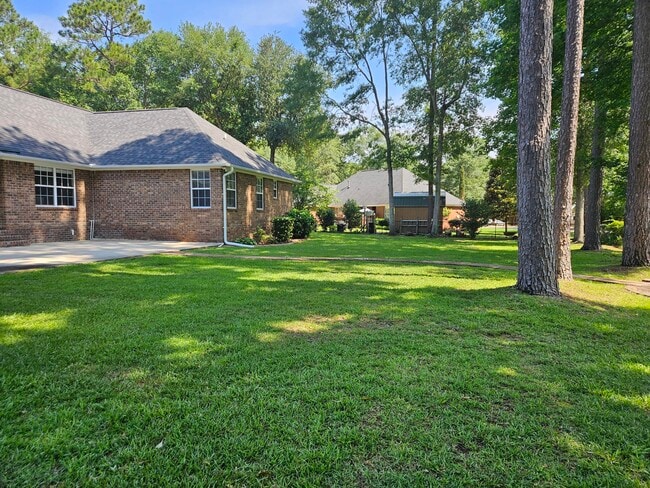 Photo - 2947 Sylvan Way